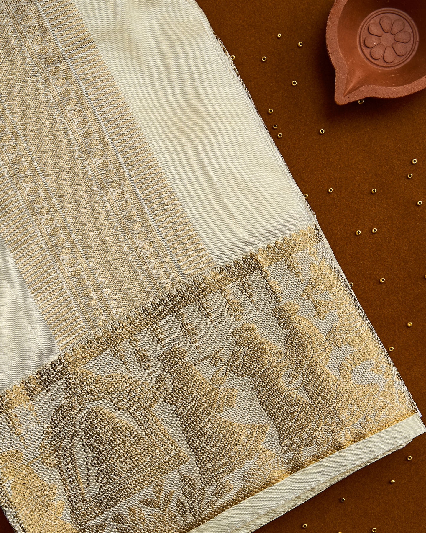 Semi Silk Pallaku Border Dhoti set 8*4+2.50