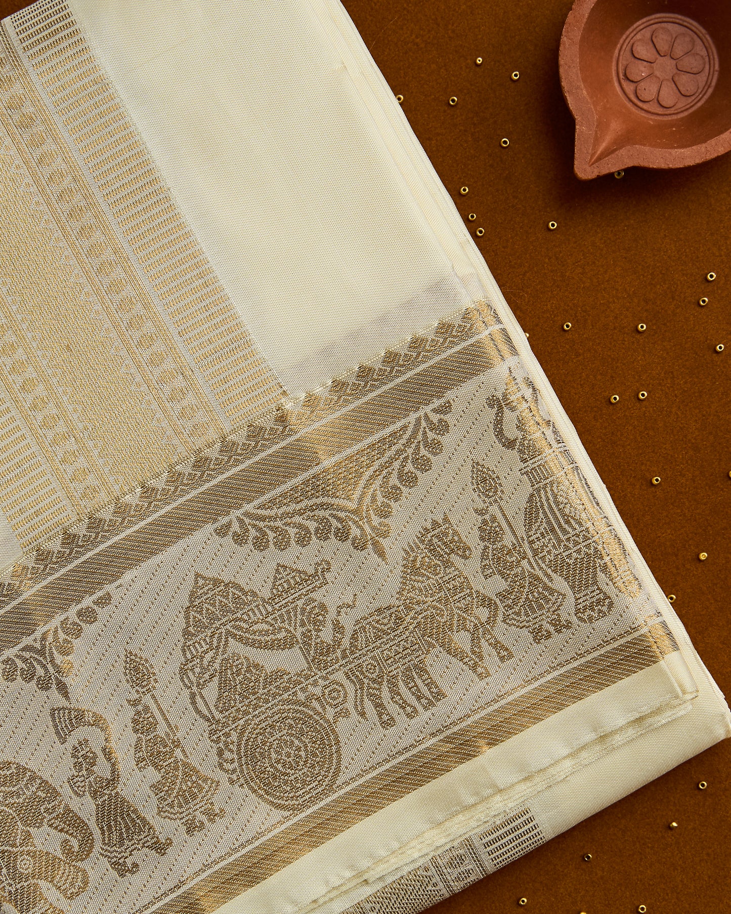 Semi Silk Pallaku Border Dhoti set 8*4+2.50